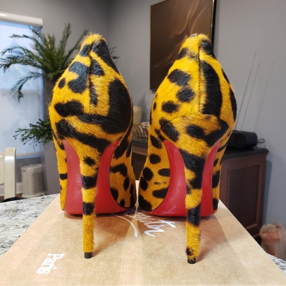 NEW Christian Louboutin Kate Genuine Calf Hair Leopard Pointed Toe Pump size 39 - Picture 7 of 12